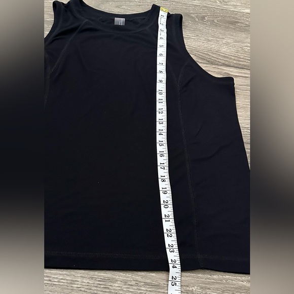 ✨ Zuda Black Tank Top – Size XL ✨ - Picture 8 of 11